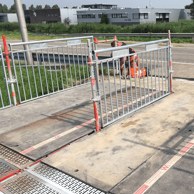 Afix fast X52 emergency scaffold for bicycle bridge - Meulhan Rotterdam