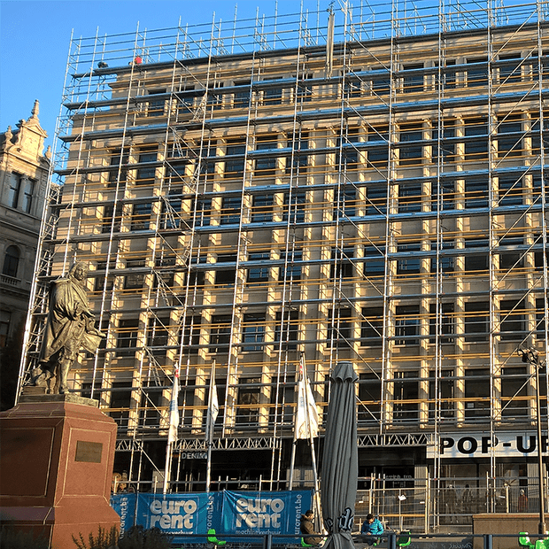 Afixfast X52 hanging scaffold for facade renovation Antwerp